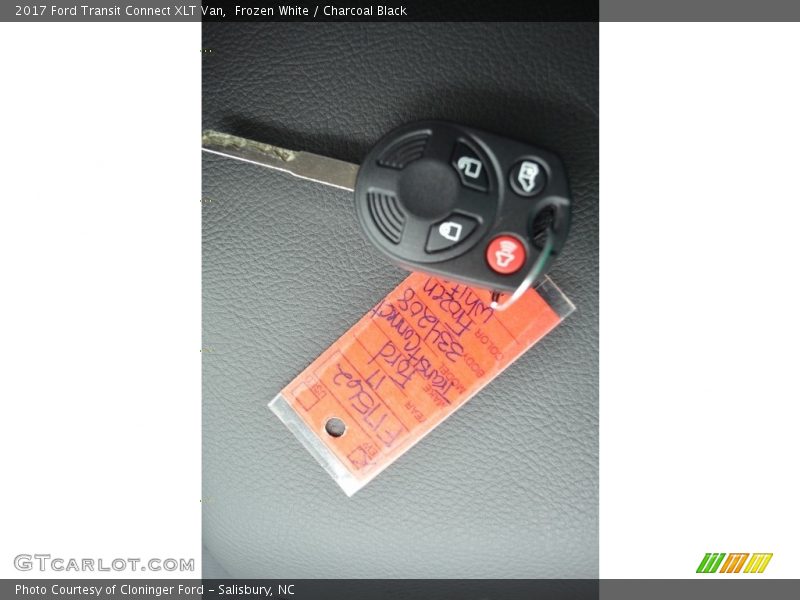 Frozen White / Charcoal Black 2017 Ford Transit Connect XLT Van
