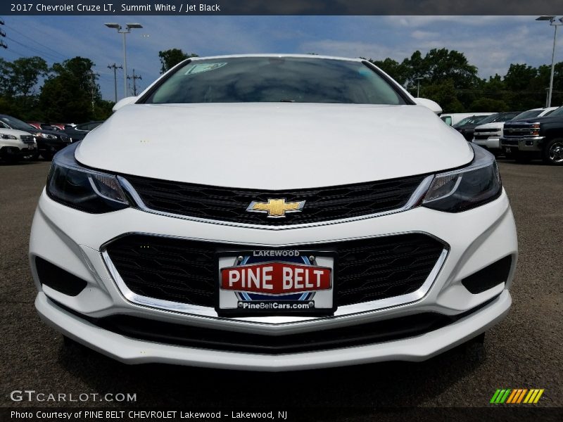 Summit White / Jet Black 2017 Chevrolet Cruze LT