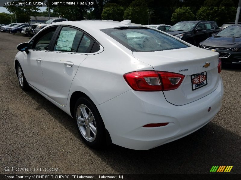 Summit White / Jet Black 2017 Chevrolet Cruze LT