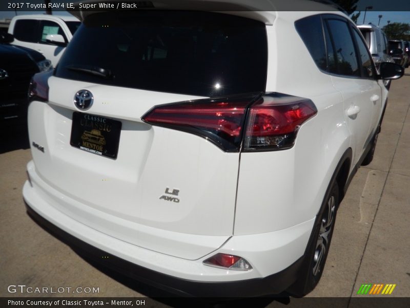 Super White / Black 2017 Toyota RAV4 LE