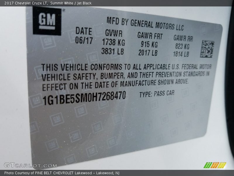 Summit White / Jet Black 2017 Chevrolet Cruze LT