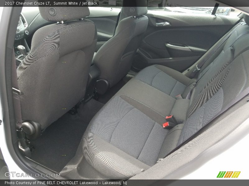Summit White / Jet Black 2017 Chevrolet Cruze LT