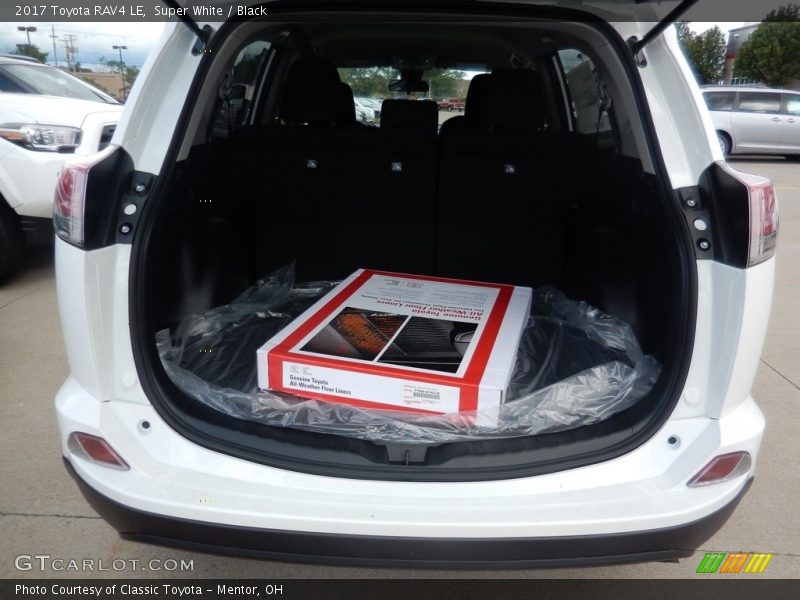 Super White / Black 2017 Toyota RAV4 LE