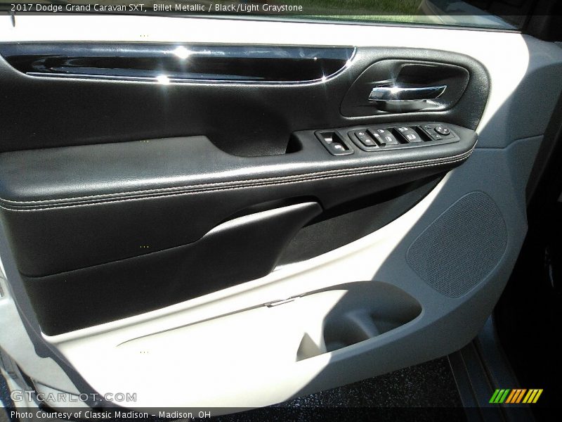 Billet Metallic / Black/Light Graystone 2017 Dodge Grand Caravan SXT
