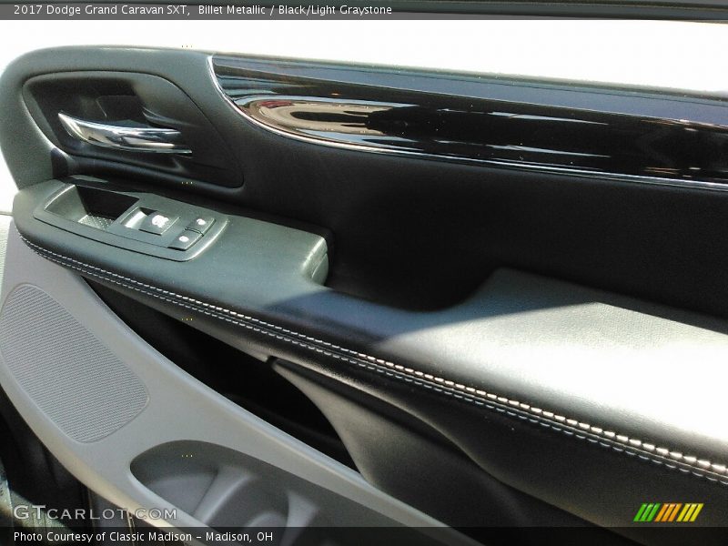 Billet Metallic / Black/Light Graystone 2017 Dodge Grand Caravan SXT