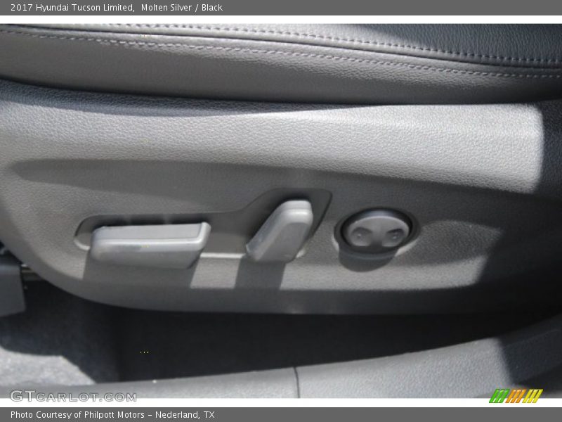 Molten Silver / Black 2017 Hyundai Tucson Limited