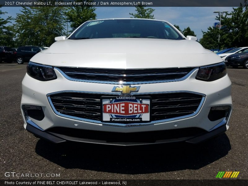 Iridescent Pearl Tricoat / Dark Atmosphere/Loft Brown 2017 Chevrolet Malibu LT