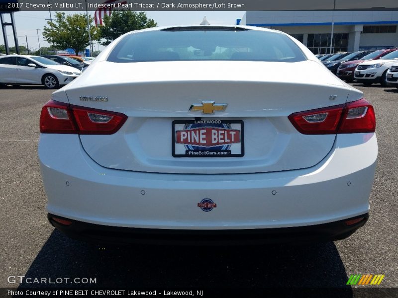 Iridescent Pearl Tricoat / Dark Atmosphere/Loft Brown 2017 Chevrolet Malibu LT