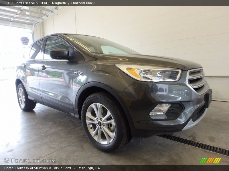 Magnetic / Charcoal Black 2017 Ford Escape SE 4WD