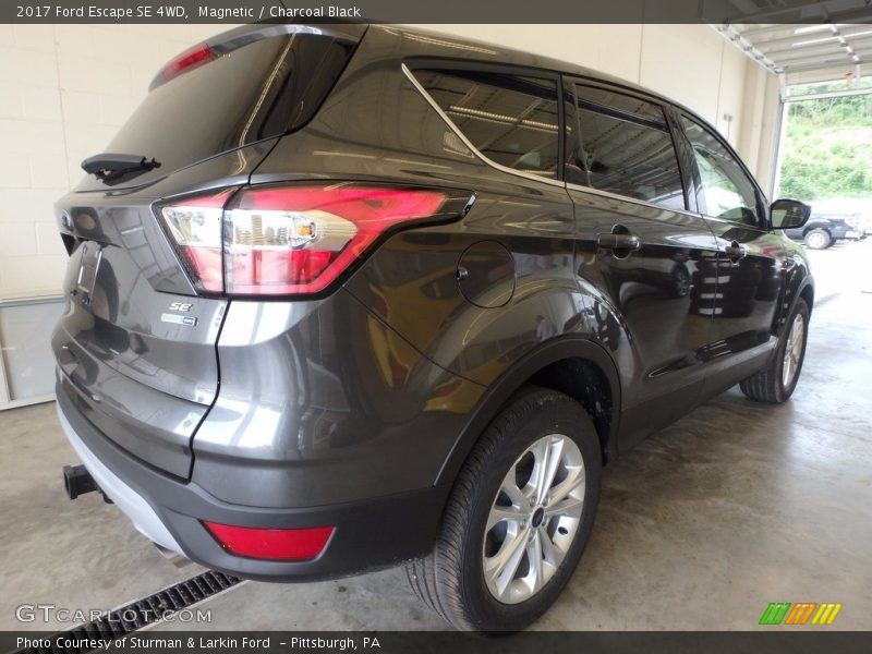 Magnetic / Charcoal Black 2017 Ford Escape SE 4WD
