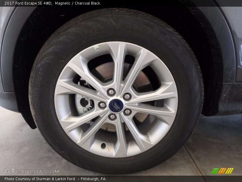 Magnetic / Charcoal Black 2017 Ford Escape SE 4WD