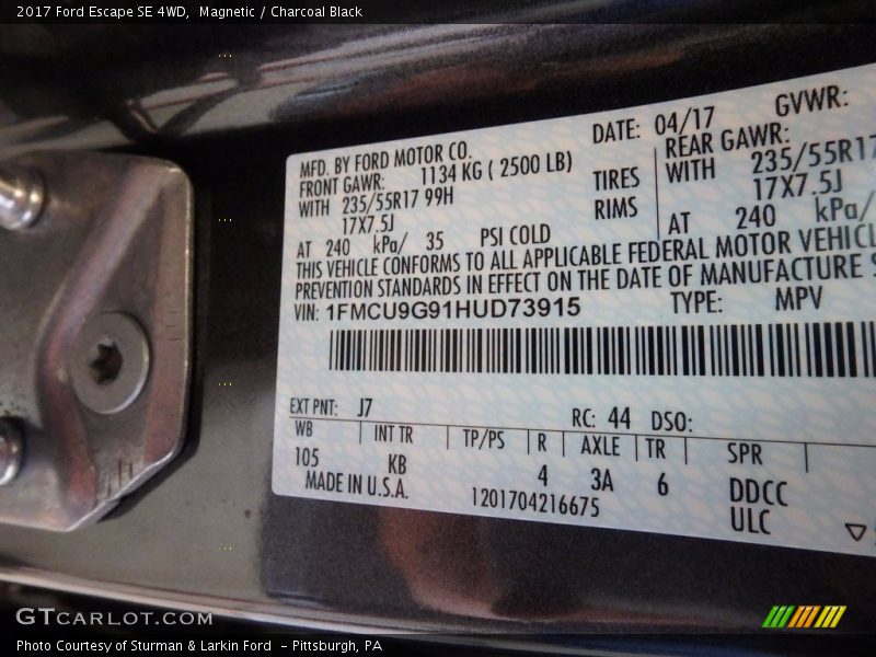 Magnetic / Charcoal Black 2017 Ford Escape SE 4WD