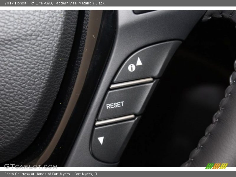 Modern Steel Metallic / Black 2017 Honda Pilot Elite AWD
