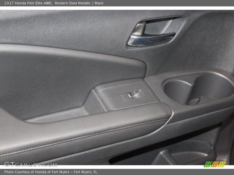 Modern Steel Metallic / Black 2017 Honda Pilot Elite AWD