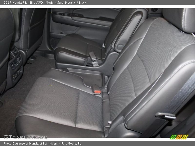 Modern Steel Metallic / Black 2017 Honda Pilot Elite AWD