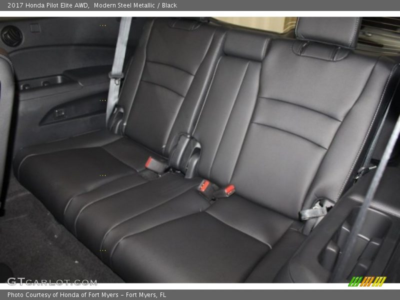 Modern Steel Metallic / Black 2017 Honda Pilot Elite AWD