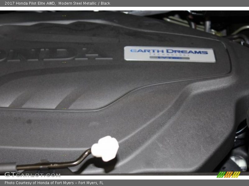 Modern Steel Metallic / Black 2017 Honda Pilot Elite AWD