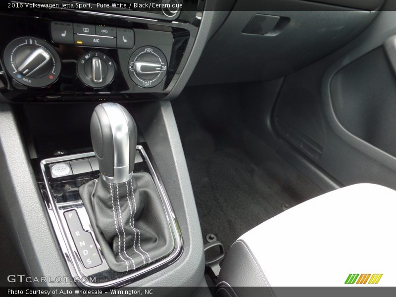 Pure White / Black/Ceramique 2016 Volkswagen Jetta Sport