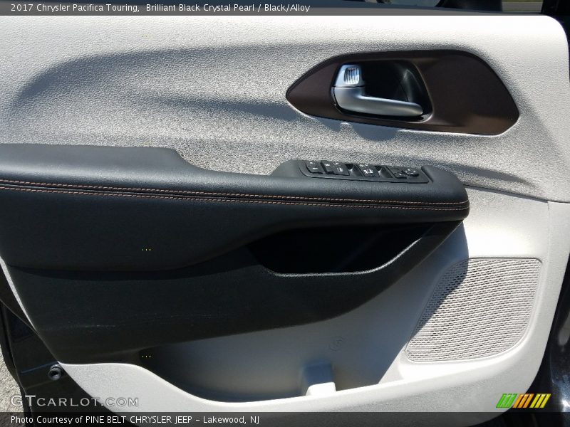 Brilliant Black Crystal Pearl / Black/Alloy 2017 Chrysler Pacifica Touring
