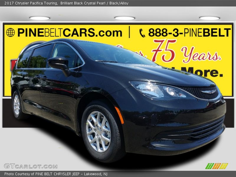 Brilliant Black Crystal Pearl / Black/Alloy 2017 Chrysler Pacifica Touring