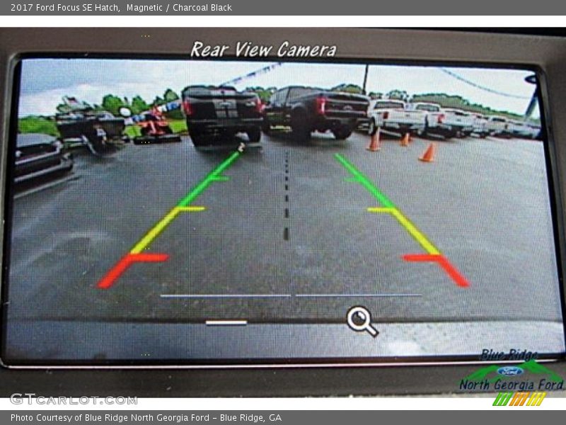 Magnetic / Charcoal Black 2017 Ford Focus SE Hatch