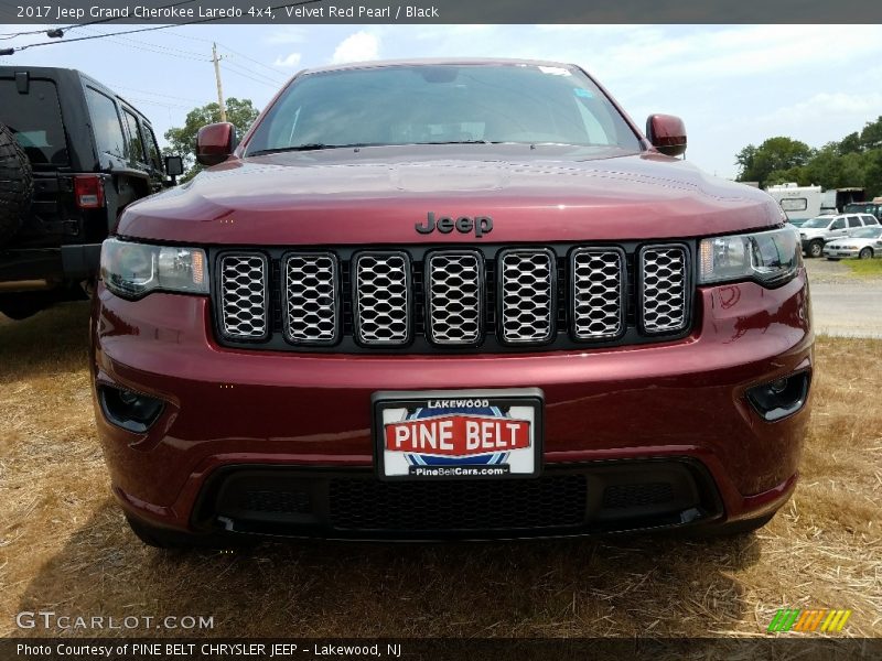 Velvet Red Pearl / Black 2017 Jeep Grand Cherokee Laredo 4x4