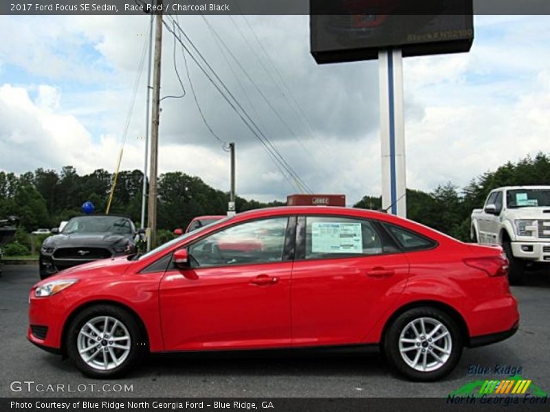 Race Red / Charcoal Black 2017 Ford Focus SE Sedan