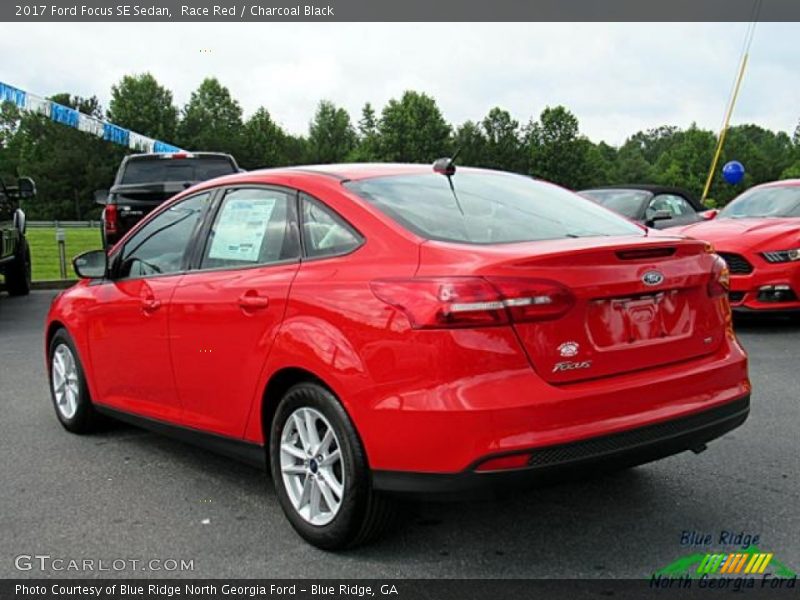 Race Red / Charcoal Black 2017 Ford Focus SE Sedan
