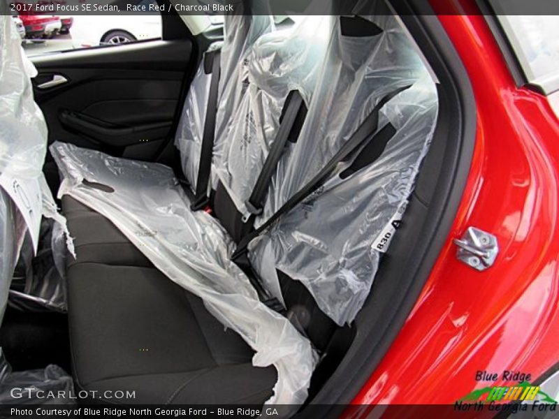 Race Red / Charcoal Black 2017 Ford Focus SE Sedan
