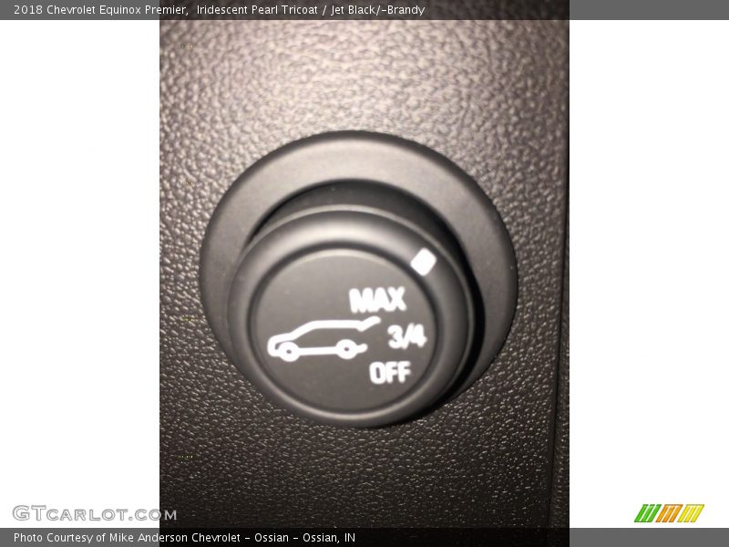 Iridescent Pearl Tricoat / Jet Black/­Brandy 2018 Chevrolet Equinox Premier