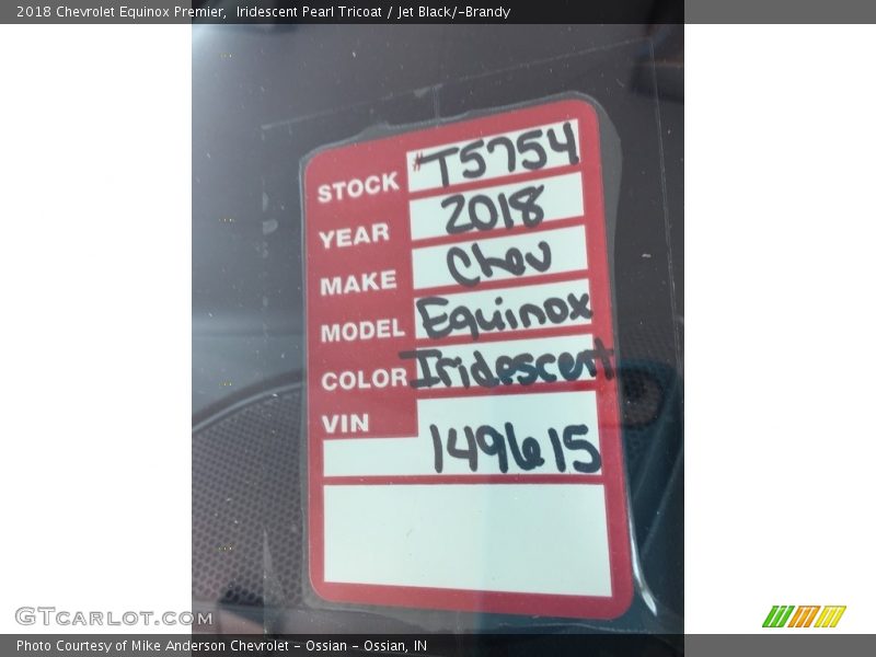 Iridescent Pearl Tricoat / Jet Black/­Brandy 2018 Chevrolet Equinox Premier