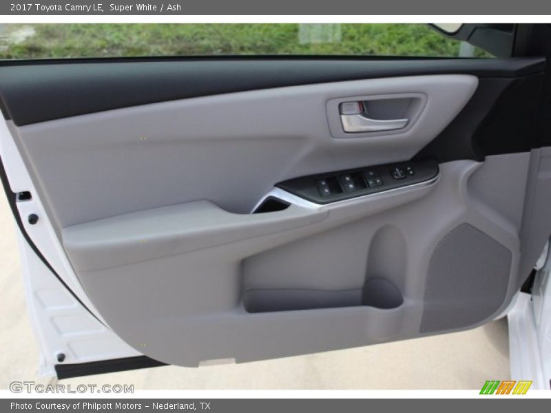 Super White / Ash 2017 Toyota Camry LE