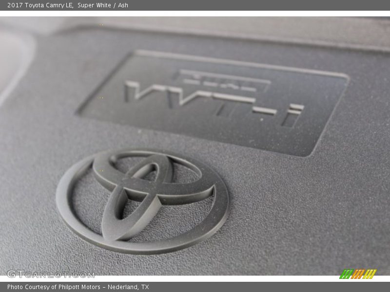 Super White / Ash 2017 Toyota Camry LE