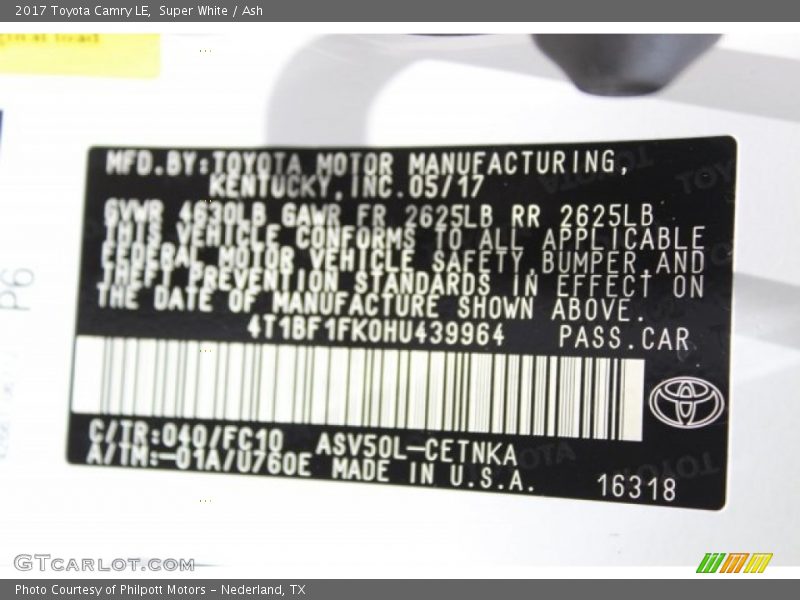Super White / Ash 2017 Toyota Camry LE