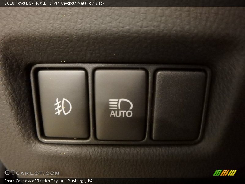 Silver Knockout Metallic / Black 2018 Toyota C-HR XLE