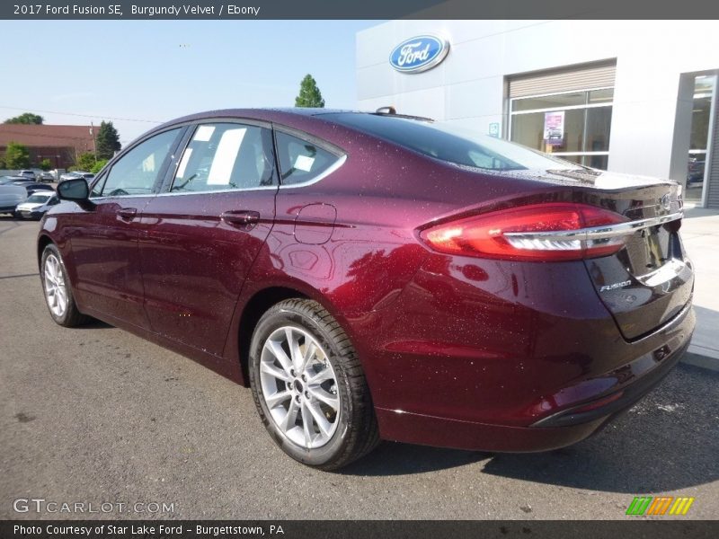 Burgundy Velvet / Ebony 2017 Ford Fusion SE