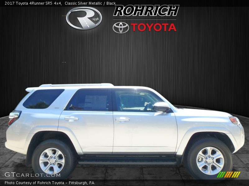 Classic Silver Metallic / Black 2017 Toyota 4Runner SR5 4x4