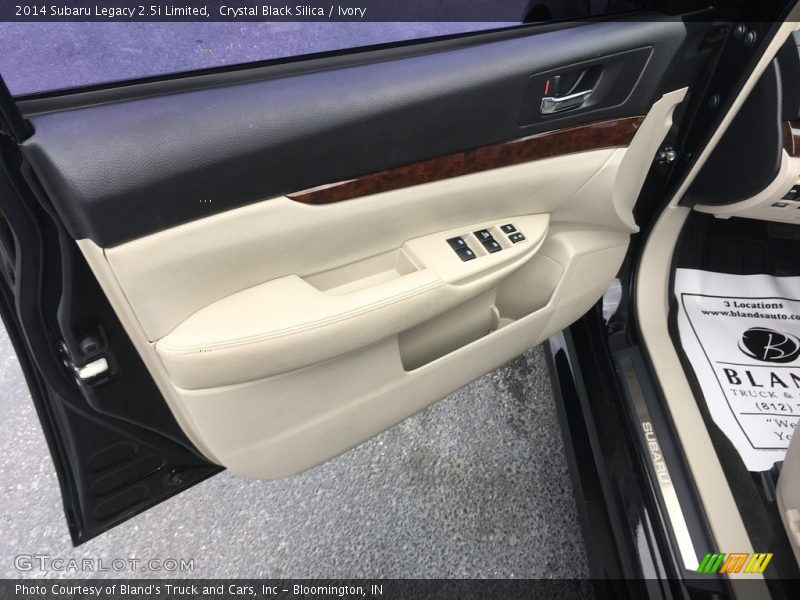 Crystal Black Silica / Ivory 2014 Subaru Legacy 2.5i Limited