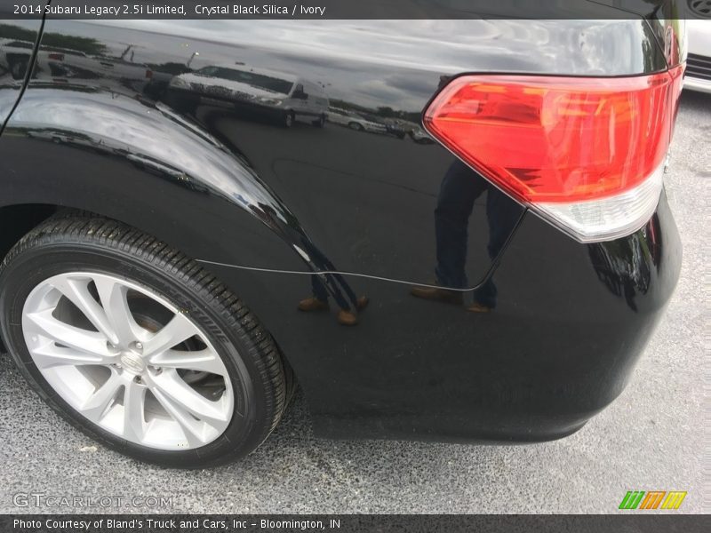 Crystal Black Silica / Ivory 2014 Subaru Legacy 2.5i Limited