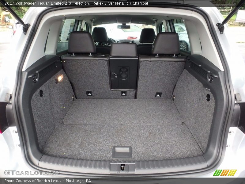  2017 Tiguan Limited 2.0T 4Motion Trunk