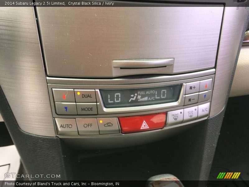 Crystal Black Silica / Ivory 2014 Subaru Legacy 2.5i Limited
