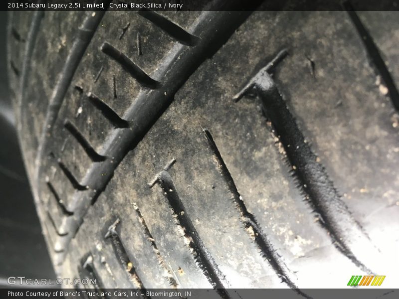 Crystal Black Silica / Ivory 2014 Subaru Legacy 2.5i Limited