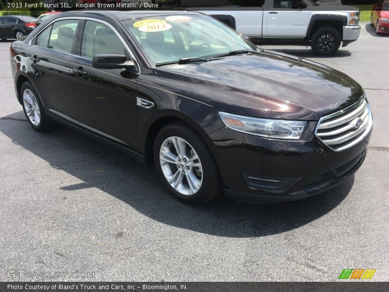 Kodiak Brown Metallic / Dune 2013 Ford Taurus SEL