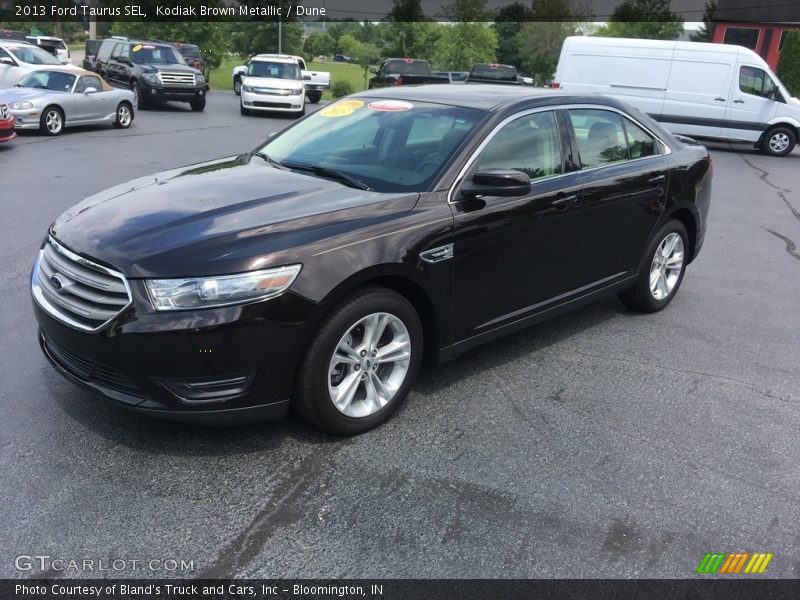 Kodiak Brown Metallic / Dune 2013 Ford Taurus SEL