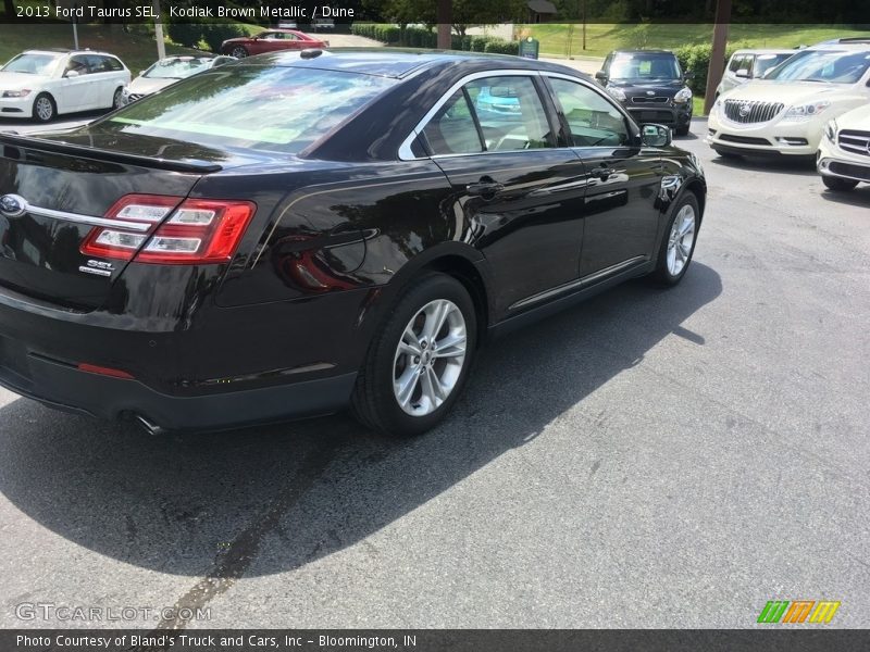 Kodiak Brown Metallic / Dune 2013 Ford Taurus SEL