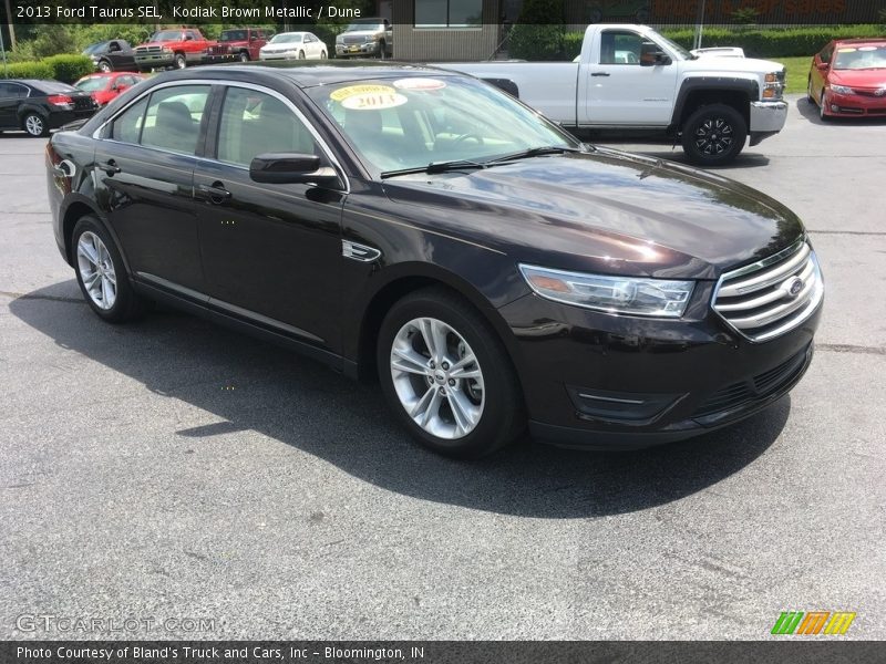 Kodiak Brown Metallic / Dune 2013 Ford Taurus SEL
