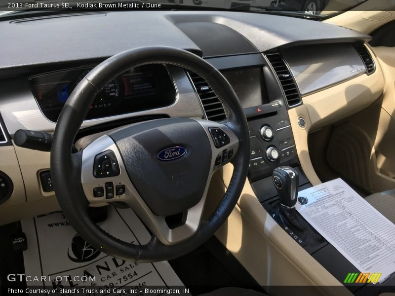 Kodiak Brown Metallic / Dune 2013 Ford Taurus SEL