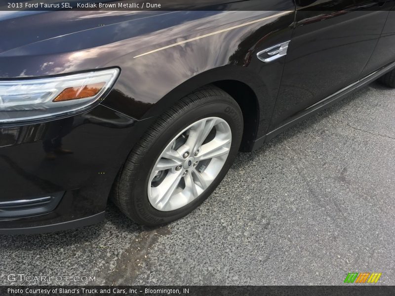 Kodiak Brown Metallic / Dune 2013 Ford Taurus SEL