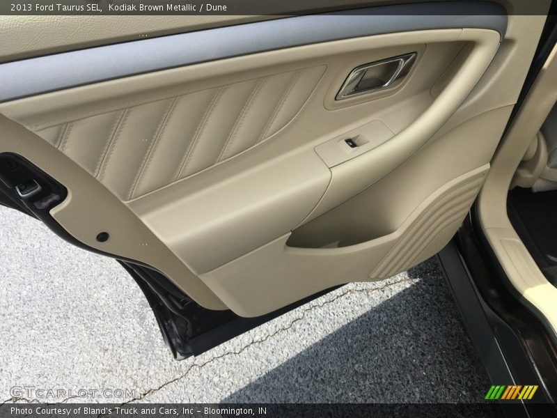 Kodiak Brown Metallic / Dune 2013 Ford Taurus SEL