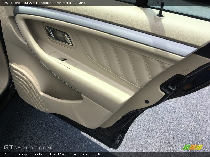 Kodiak Brown Metallic / Dune 2013 Ford Taurus SEL